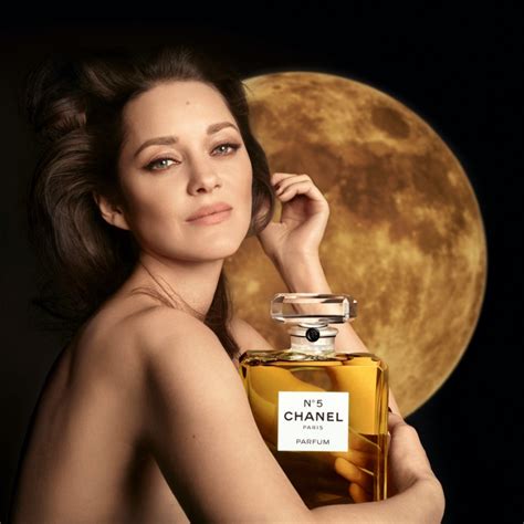 marketing parfum chanel|chanel no 5 commercials.